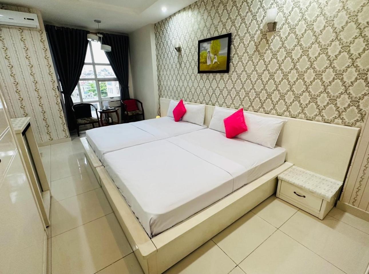 הו צ'י מין סיטי Redflower Hotel מראה חיצוני תמונה