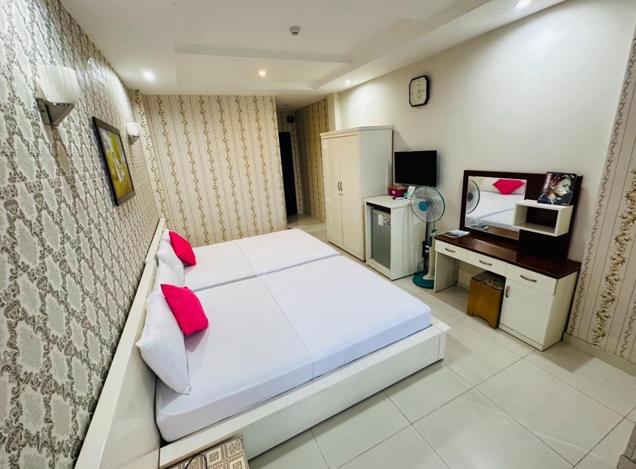 הו צ'י מין סיטי Redflower Hotel מראה חיצוני תמונה