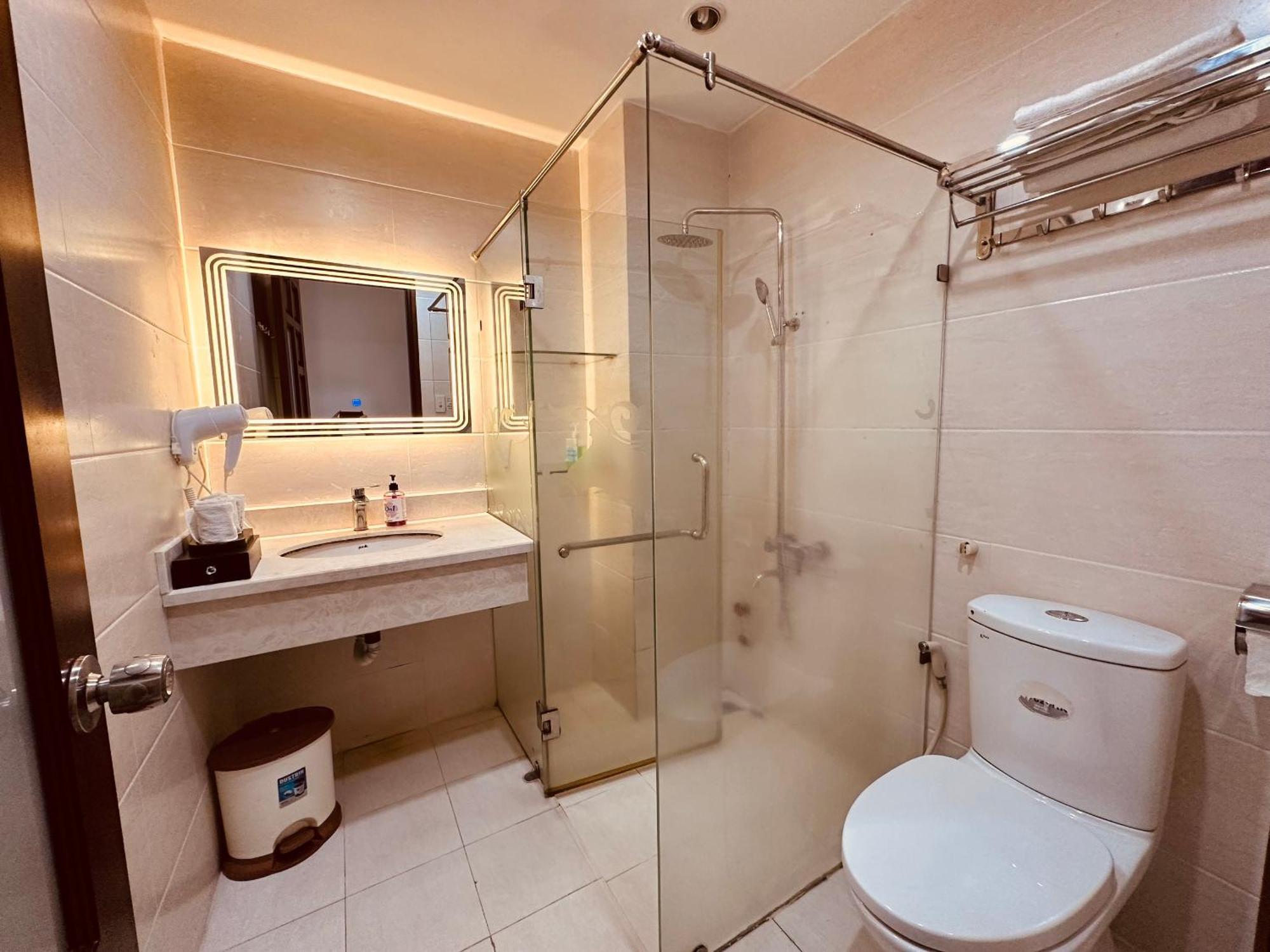 הו צ'י מין סיטי Redflower Hotel מראה חיצוני תמונה