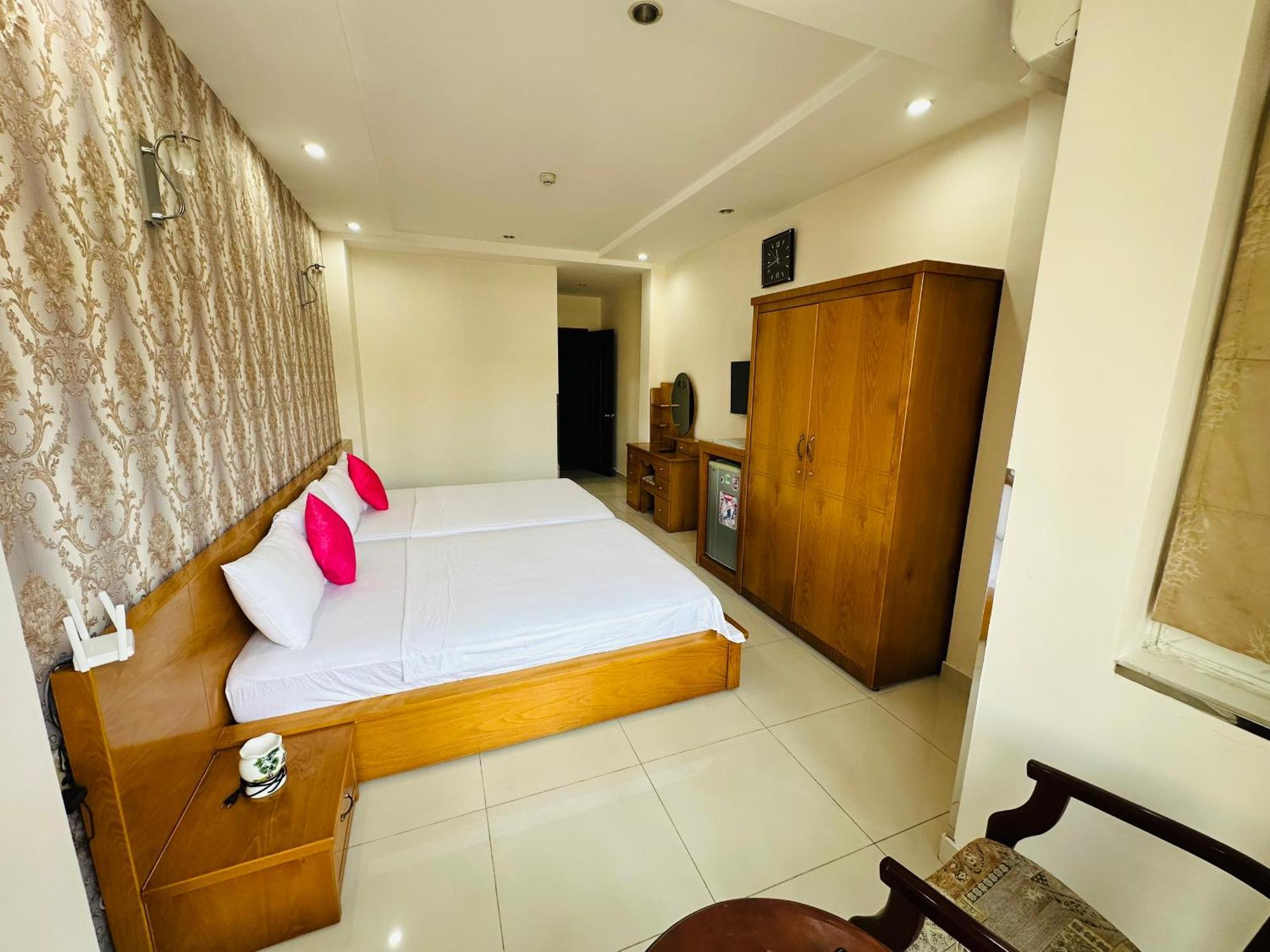 הו צ'י מין סיטי Redflower Hotel מראה חיצוני תמונה